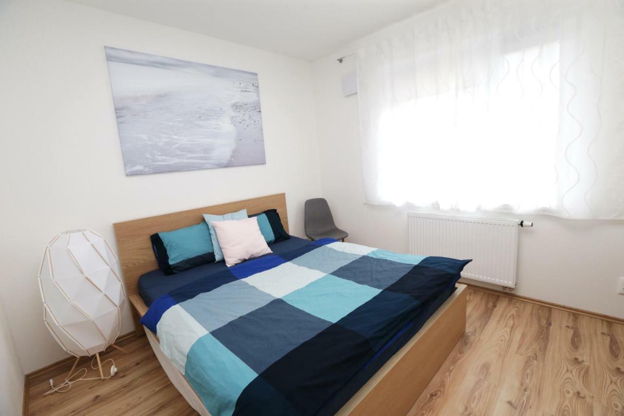 Samorin - Apartment In The Center - Private Parking - Klimatizacia 外观 照片