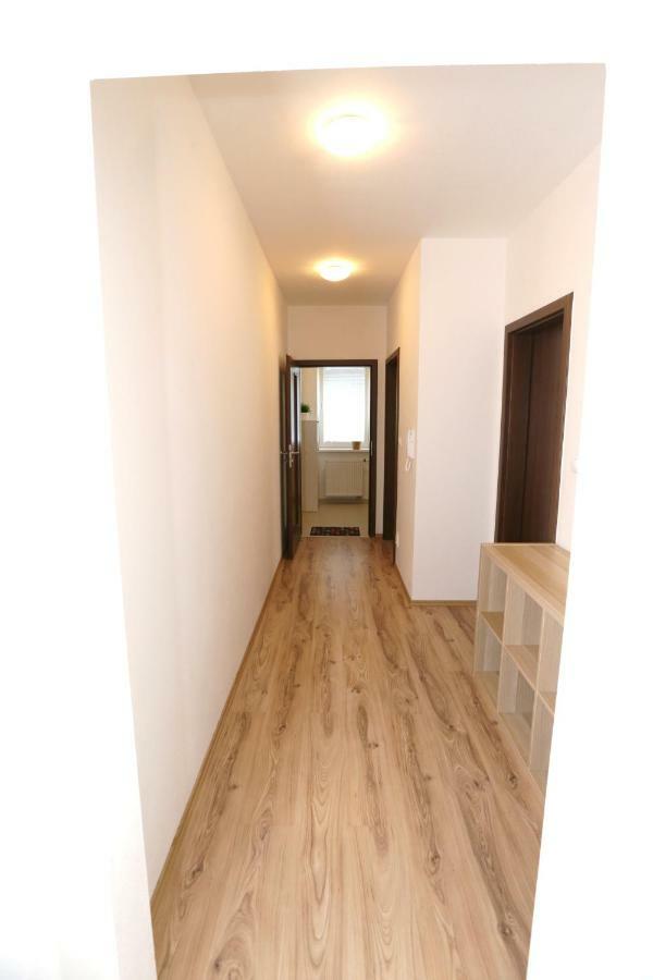 Samorin - Apartment In The Center - Private Parking - Klimatizacia 外观 照片